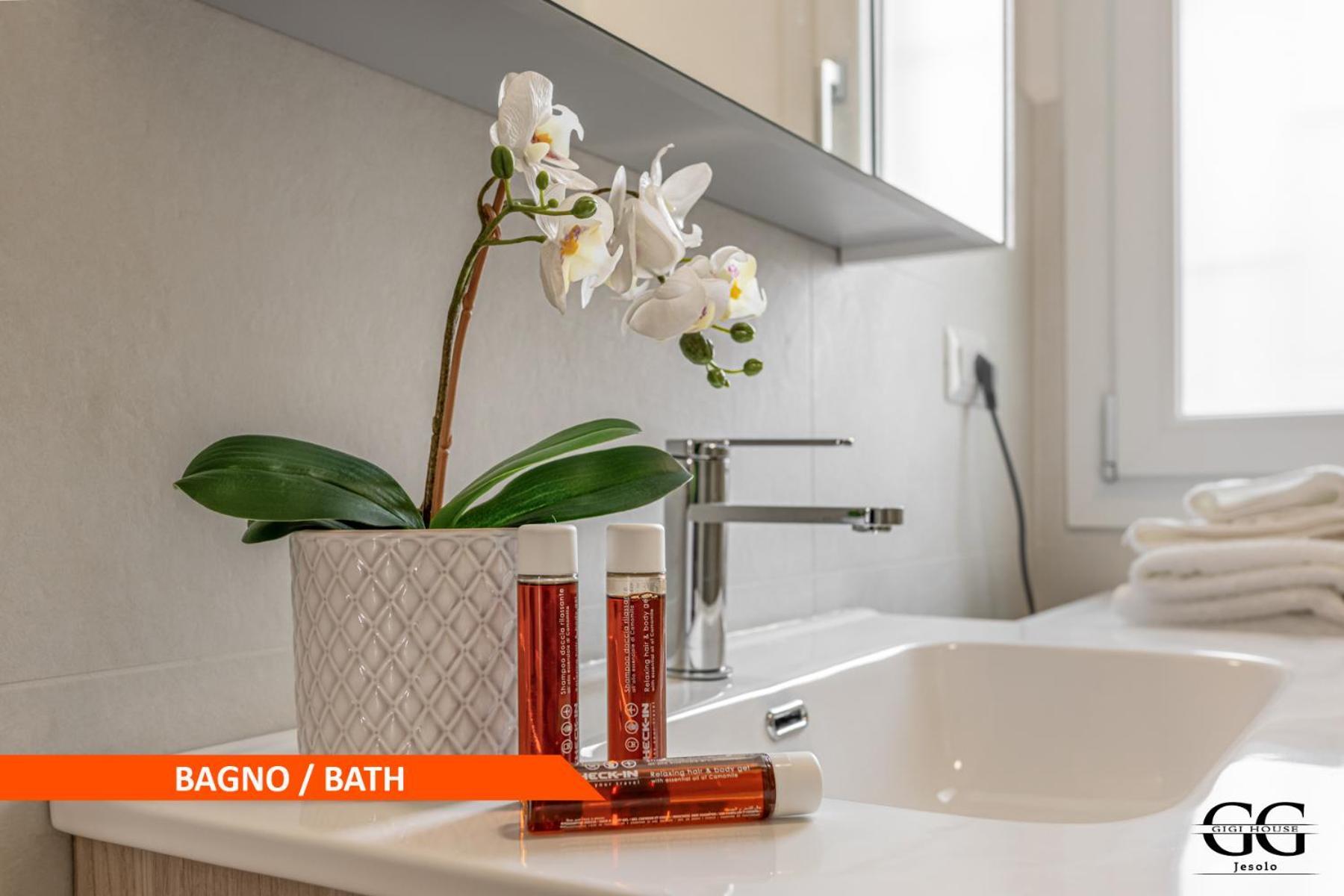 Gigi House -Appartamento Piazza Mazzini- 200M Dal Mare Lido di Jesolo Bagian luar foto